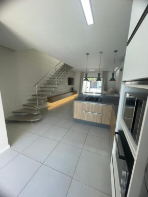Casa 7 alto padrão centro
